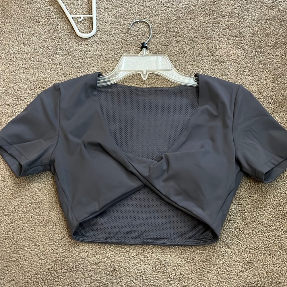 Cropped workout top